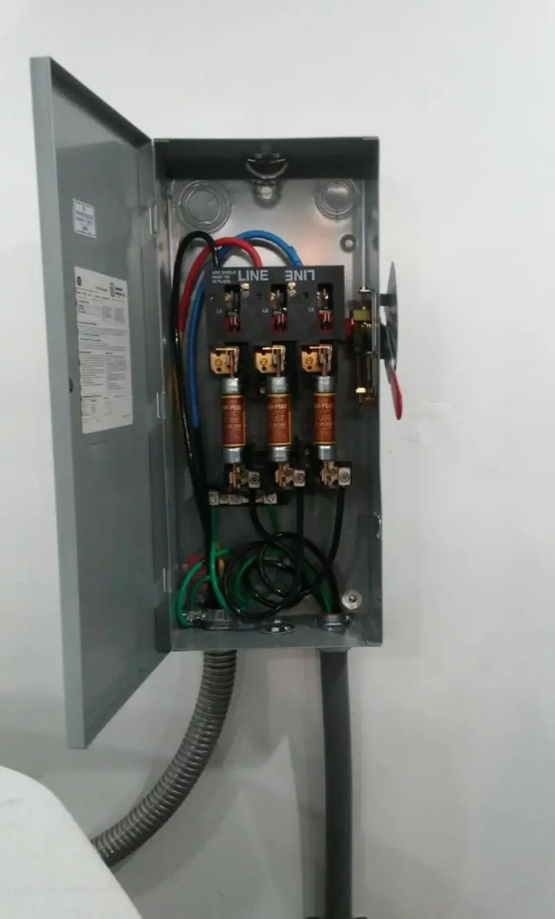 Three-phase disconnect switch installed for Smoke Detector Installation in Mogadore